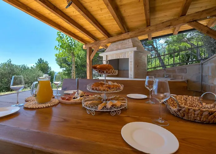 Villa Vesna With Heated Pool