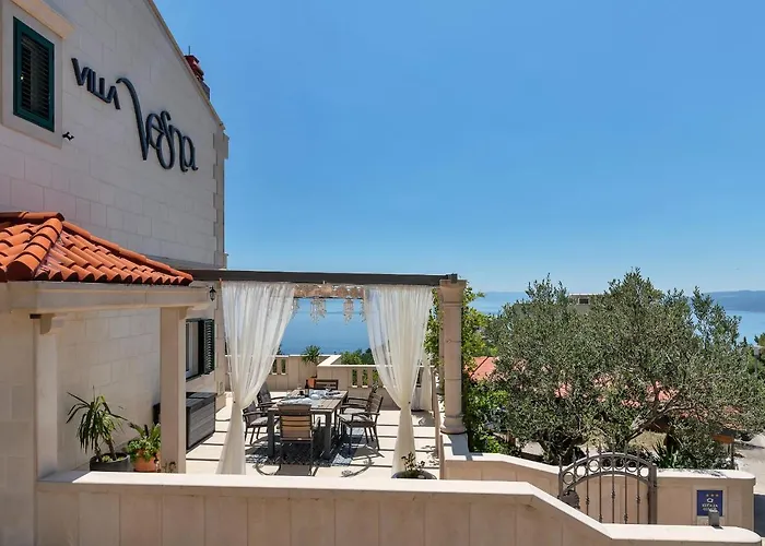 Villa Vesna With Heated Pool
