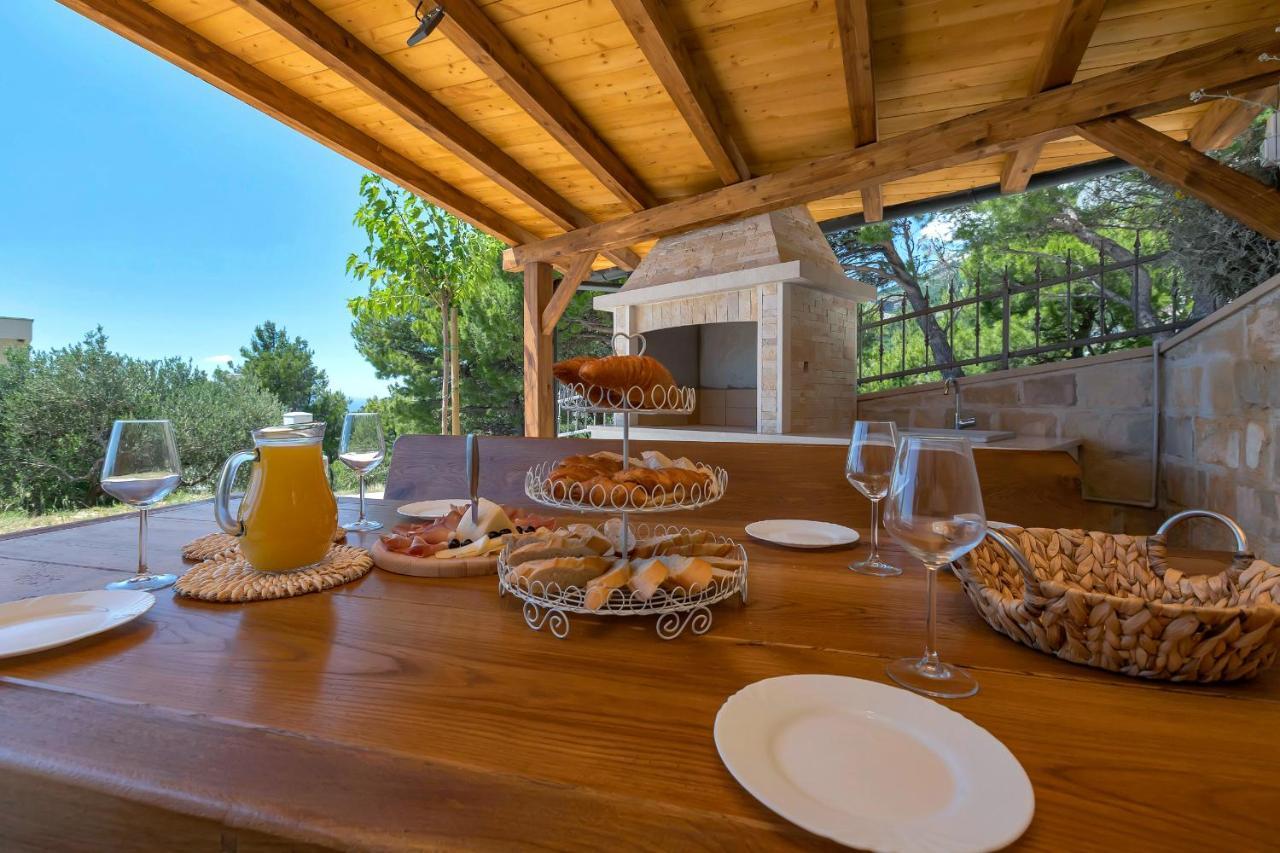 Vesna With Heated Pool Villa