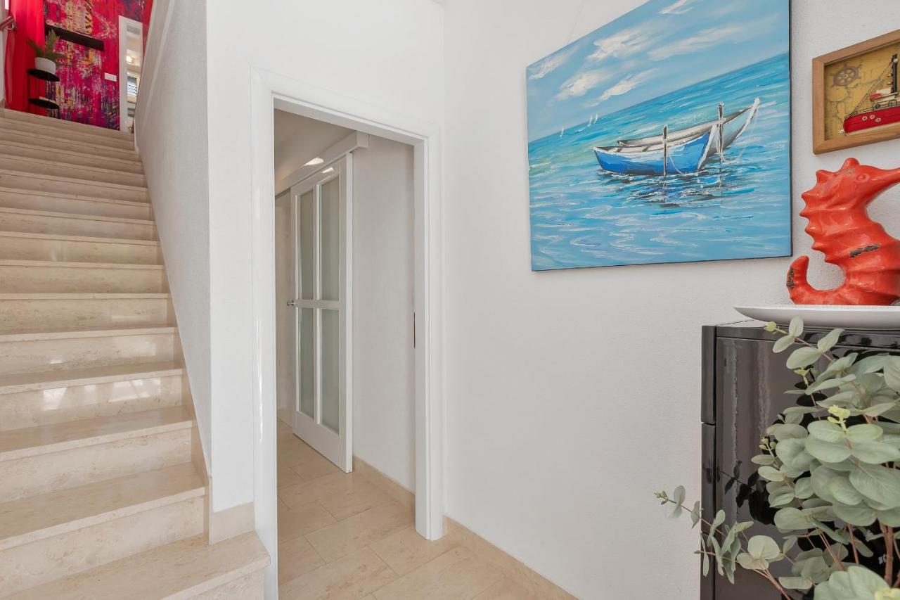 Vesna With Heated Pool Villa *